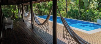 Luxury Nature Retreat: Hummingbird House