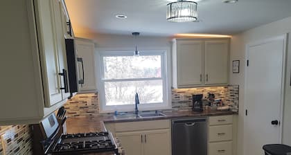 Marvelous 4-bedroom 2 bath pet friendly home in St. Helen for your getaway