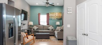 Chic 4BR Home Near AUC&DTWN