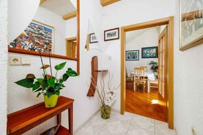 Interior - Holiday flat with terrace and sea view (Novi Vinodolski)