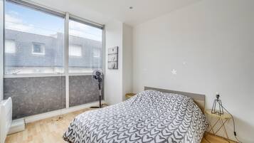 2 chambres, fer et planche à repasser, accès Internet, draps fournis