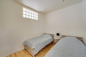 2 chambres, fer et planche Ă repasser, accĂšs Internet, draps fournis