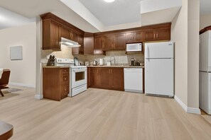 Fridge, microwave, oven, stovetop - Bright Cozy Modern Suite in Prime Location (Coquitlam)