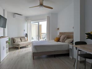 1 chambre, fer et planche à repasser, accès à Internet, literie fournie