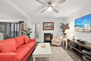 TV - Bayside Condo w/ Great Pool and Short Beach Walk (Ocean City)