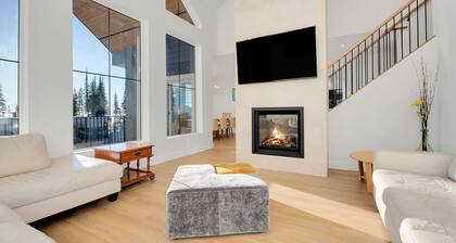 Beautiful, Modern brand-new 4 bedroom,3.5 bath home with breathtaking views