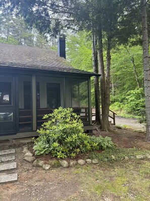 Exterior - Quintessential Cabin on Squam Lake (Holderness)