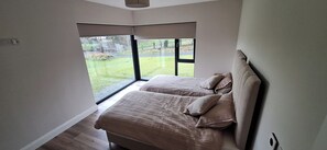 4 quartos, ferros/tábuas de passar roupa, Wi-Fi de cortesia