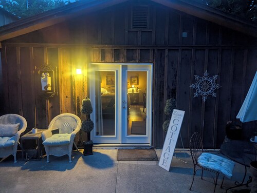 Cozy country cottage in Keller