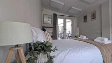 5 bedrooms, iron/ironing board, travel cot, free WiFi