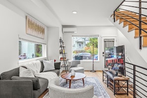 Interior - Modern Seattle Home w/ Rooftop Views | Near UW (Seattle)