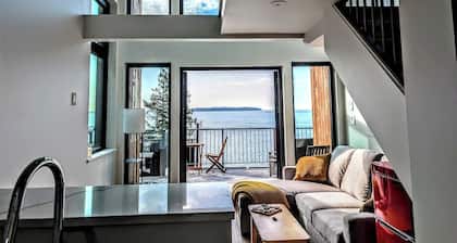 “The Cabanas on Bowen 1 – Above the Ocean