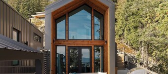 “The Cabanas on Bowen 2 –  Ocean Front Cabin