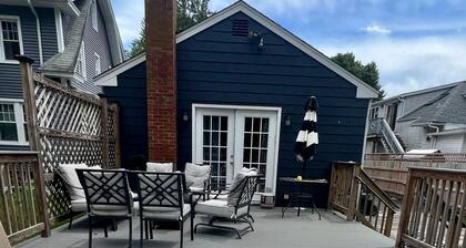 Walk to Long Island Sound Private Pool & Hot Tub 4BR on Half Acre