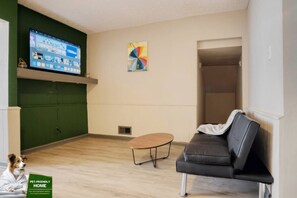 Room - Charming Windsor Park Stay 1BR 1BA w Workspace (Indianapolis)