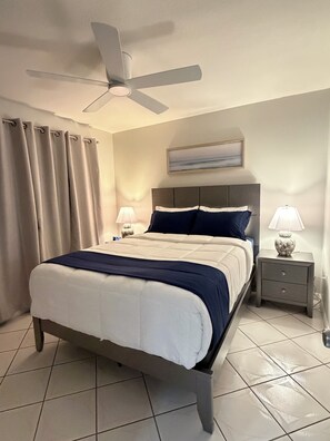 2 habitaciones, caja de seguridad en la habitación y escritorio 