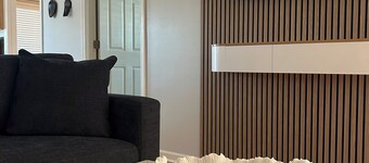 Private 2 bedrooms apartment in South Lakeland with a screened porch.