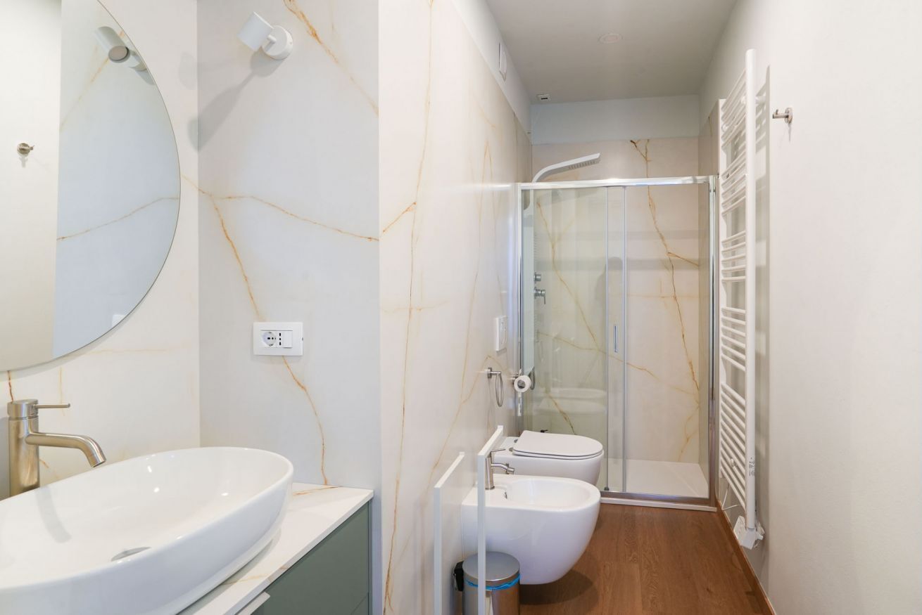 Regadera, amenidades de baño gratuitas, secadora de cabello, bidet 
