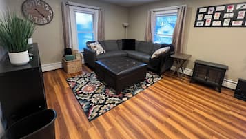 Smart-TV, peis og bøker