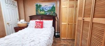 Spacious Cozy Studio 5-Min Walk to LIRR