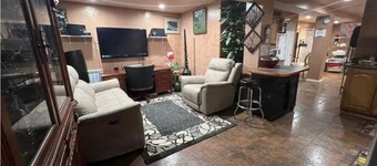 Spacious Cozy Studio 5-Min Walk to LIRR