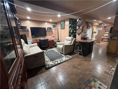 Spacious Cozy Studio 5-Min Walk to LIRR