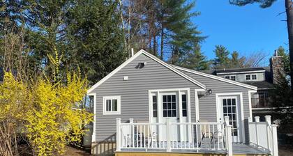 Newly renovated 2-bedroom cottage; walking distance to Baboosic Lake Town Beach