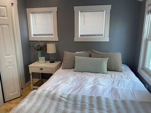 2 habitaciones, tabla de planchar con plancha, wifi y ropa de cama