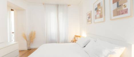 2 bedrooms, iron/ironing board