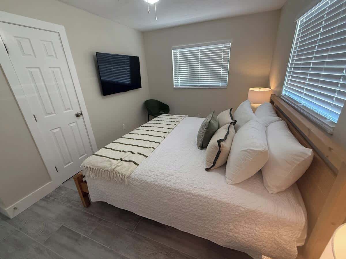 2 多间卧室、熨斗/熨衣板、旅行婴儿床、WiFi