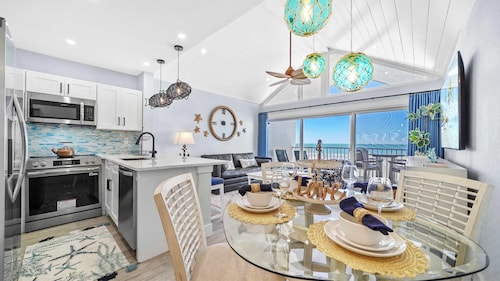 New! Beachfront Paradise! ~Heated Pool! Top Floor