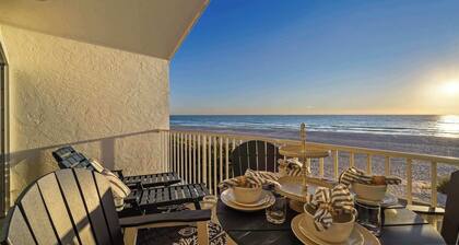New! Beachfront Paradise! ~Heated Pool! Top Floor