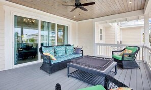 Terrace/patio - Atlantis Beach House~Water Slide, Heated Pool/Spa! (Bradenton Beach)