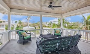 Terrace/patio - Atlantis Beach House~Water Slide, Heated Pool/Spa! (Bradenton Beach)