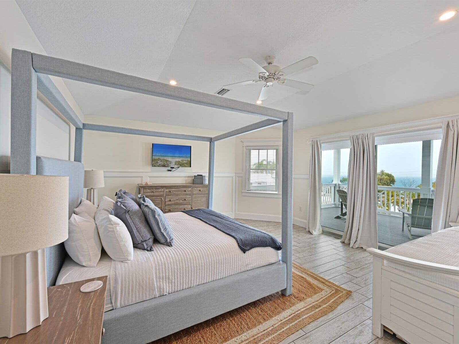 9 quartos, ferros/tábuas de passar roupa, Wi-Fi, roupa de cama