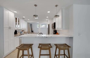 Fridge, microwave, oven, stovetop - Southern Exposure~2 Homes from Beach! Heated Pool! (Siesta Key)