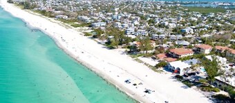 Coconuts 118 | Gulf Front • Heated Pool • Steps to Sand