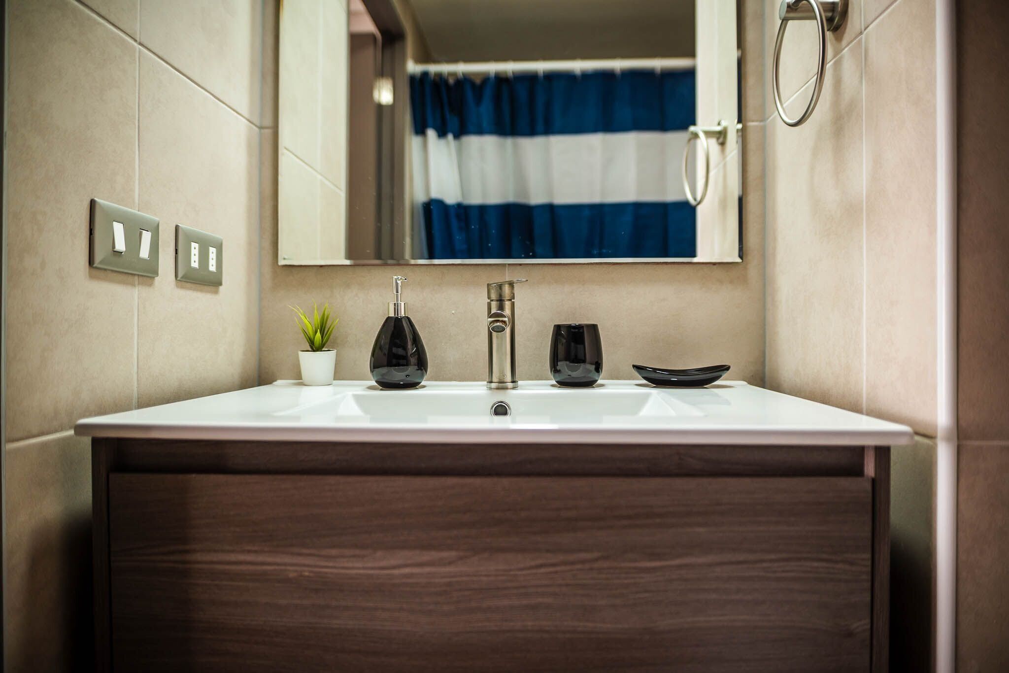 Suite Executive | Bagno | Doccia, asciugacapelli, asciugamani, carta igienica