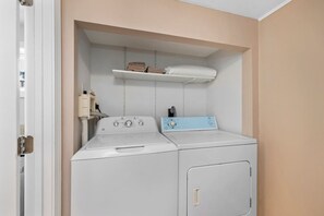 Interior - Boston Condo with Free Parking (Boston)