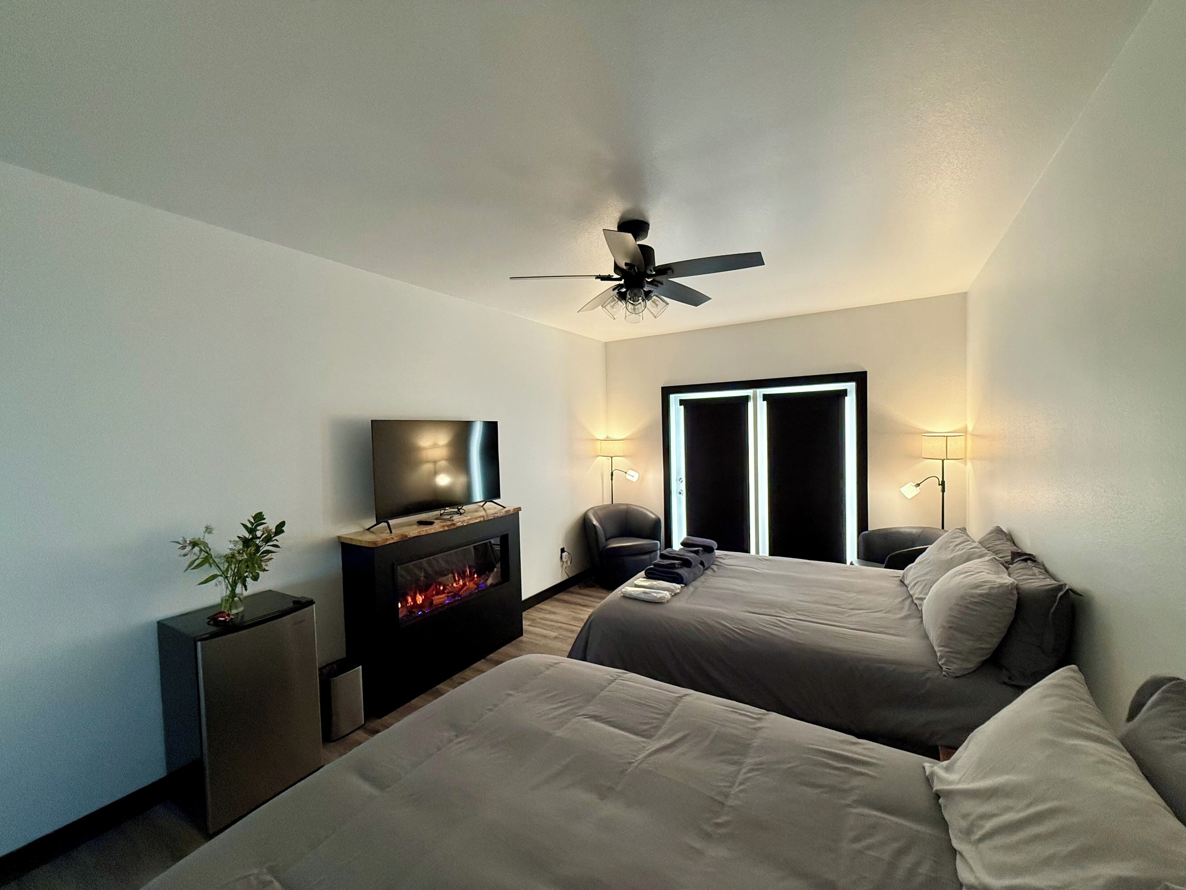 標準四人房, 庭院, 山景