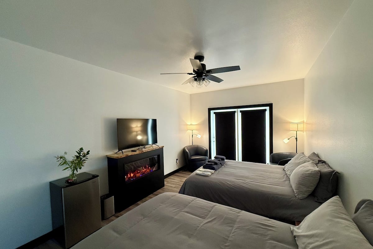 Standard Quadruple Room, Patio, Mountain View