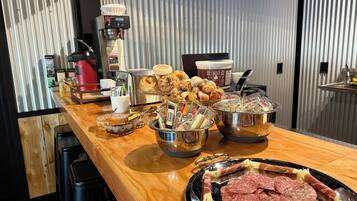Free daily continental breakfast