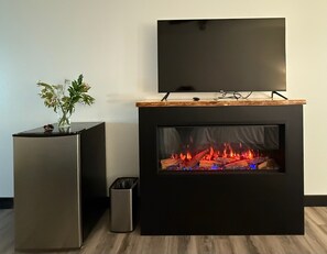 Espacio para trabajar con laptop y wifi gratis 