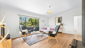 Unclassified image, 5 of 32, button - 5 Ross Street , Narooma NSW 2546 (Narooma)