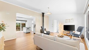 Smart TV - 5 Ross Street , Narooma NSW 2546 (Narooma)