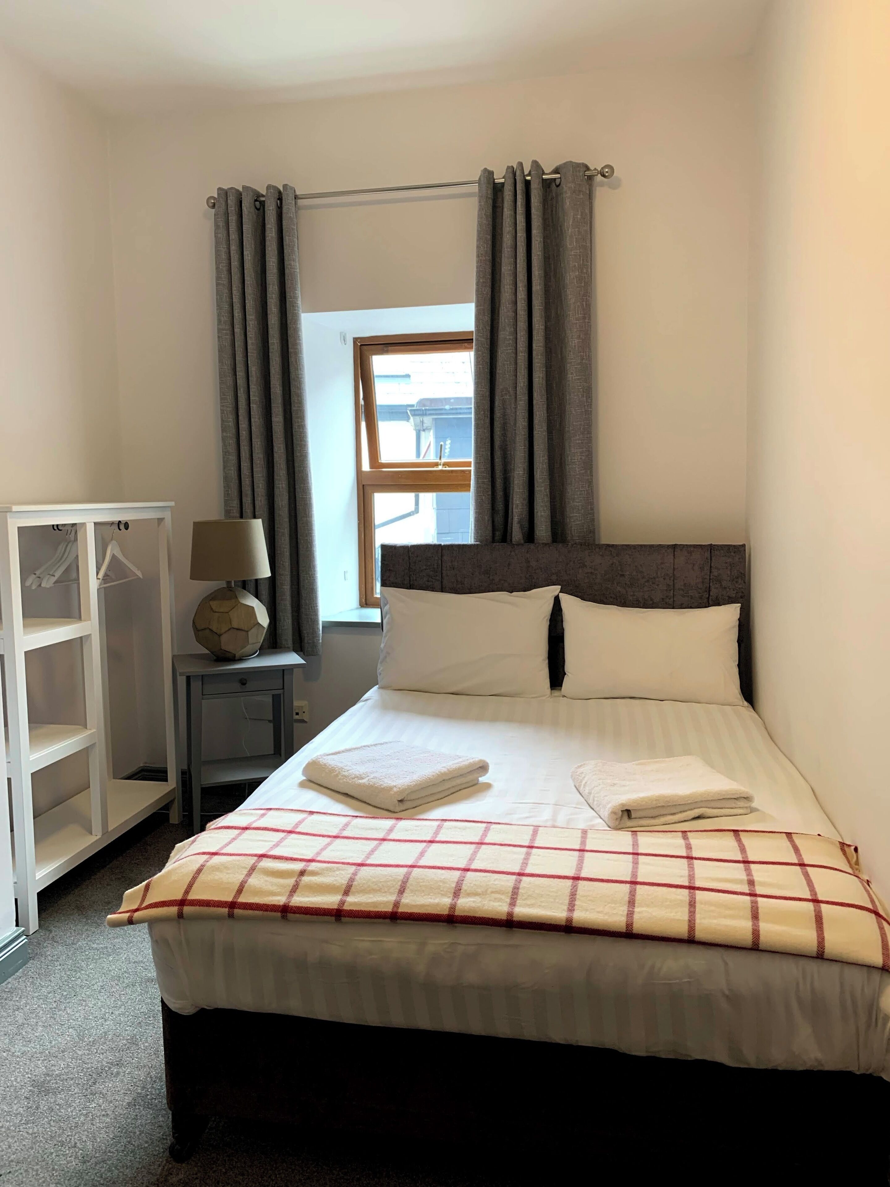 Phòng đôi tiện nghi đơn giản | Truy cập Internet không dây miễn phí 