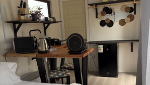 1 bedroom, WiFi (free), bed sheets - Studio at the Airport for two (pet friendly) (Balmaceda)