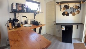 Private kitchen - Studio at the Airport for two (pet friendly) (Balmaceda)