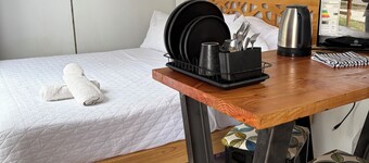 Studio at the Airport for two (pet friendly)