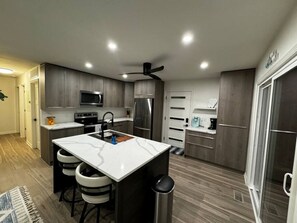 Private kitchen - Blue Horizon Hideaway w/private Dock (Rocky Mount)